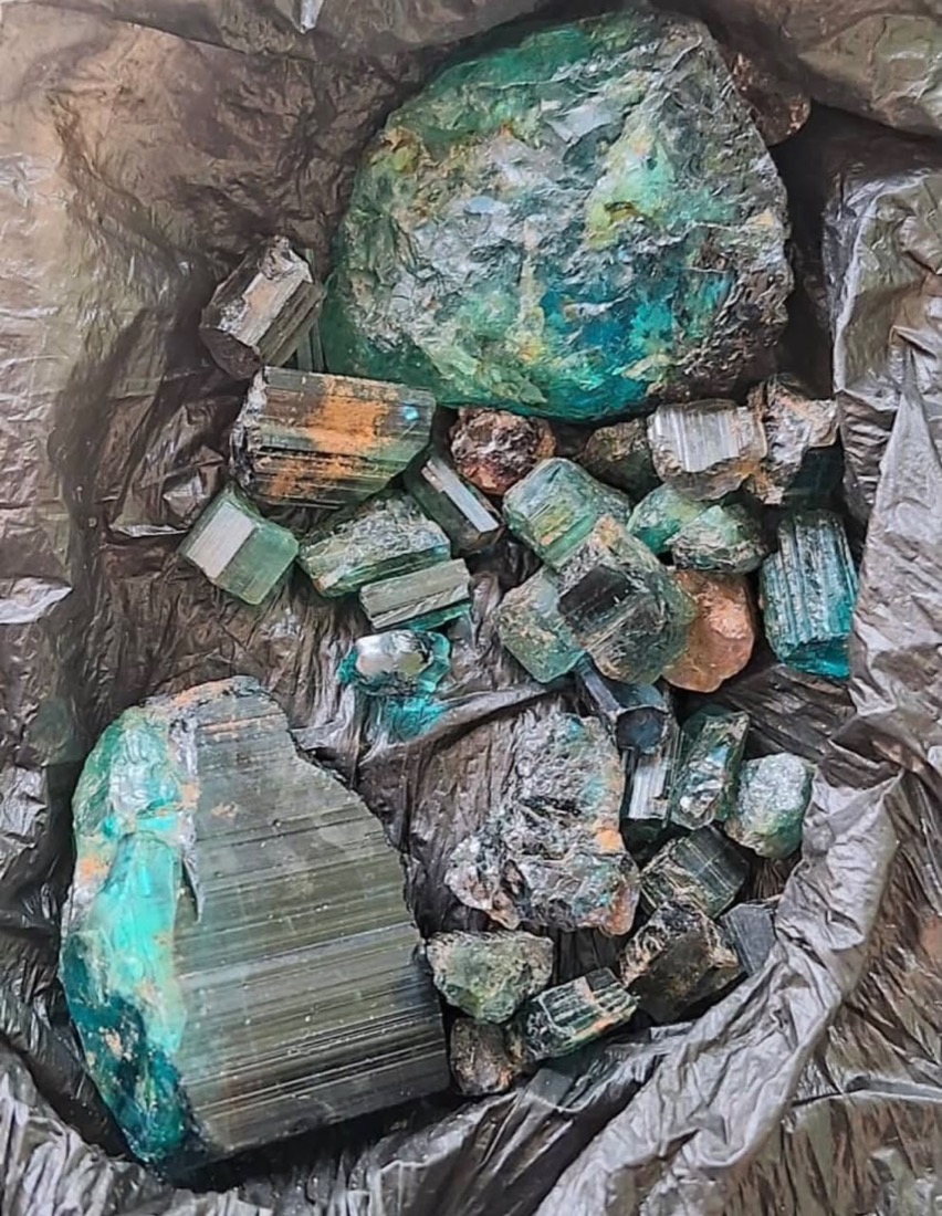 Rough Ethiopian Paraíba-type tourmaline crystal, Abuloo, Guji Zone, Ethiopia